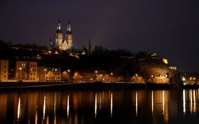 布拉格夜景图片大全大图，一幅流转光影的浪漫画卷