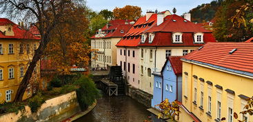 布拉格俯瞰：迷人的城市风光与丰富的文化底蕴