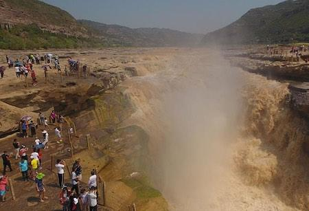 7月的黄河壶口瀑布，真是壮观！
